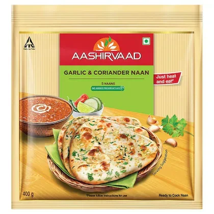 Aashirvaad Garlic & Coriander Naan (Heat & Eat) 400g